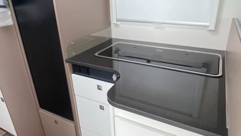 ITA CAMPER – New 5-seater semi-integral camper