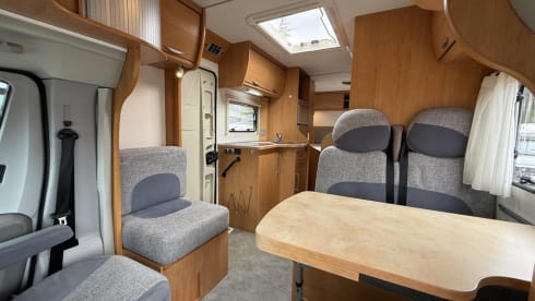 ruime 2p Fiat semi-integrated uit 2007