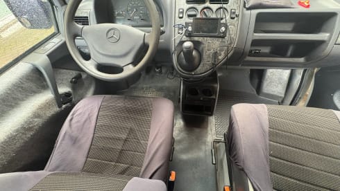 Bets – 4p Mercedes-Benz campervan uit 1997