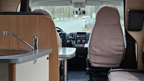 4p Challenger semi-integrated from 2014