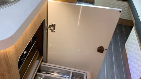 Mabel – Brand New Luxury 4-5 berth 2022 model RollerTeam 707 Motorhome