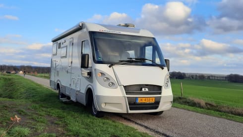 Freedom, joy ... with this luxurious and surprisingly easy to drive Adria