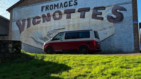 CALI Red/Grey – Volkswagen California Coast Red/Ascot Gray (2022)