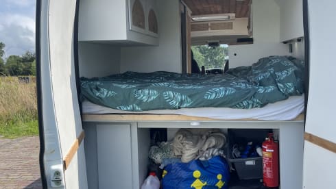 Perro – 2p Peugeot campervan from 2016