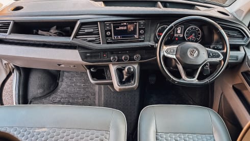 Rogue Three – Top Spec Volkswagen T6.1 | Comfortable & Slick | Sleeps 4