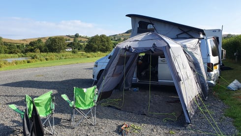 Volkswagen T5 mit 4 Schlafplätzen