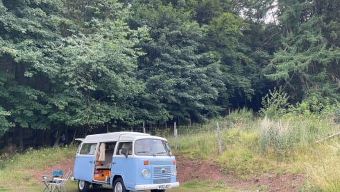 Dottie  – 4 berth classic Volkswagen t2 campervan 