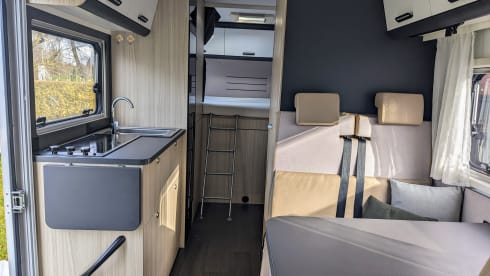 Sun Living  – 6p recent family camper from 2021 - Sun Living alcove