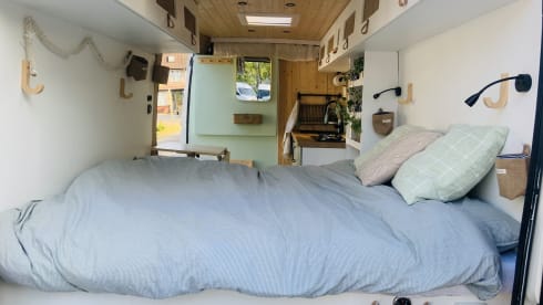 Lola – Scandi-Style 3-Berth Campervan – Solar, Kitchen & Comfort