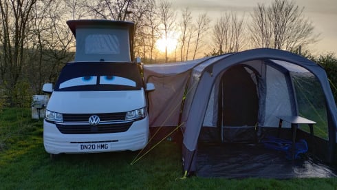 Dinah – VW-Campingbus mit 4 Schlafplätzen ab Baujahr 2020