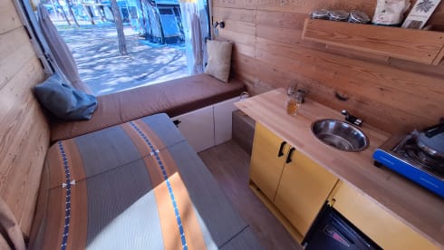 Bruno – 2p Ford bus uit 2002