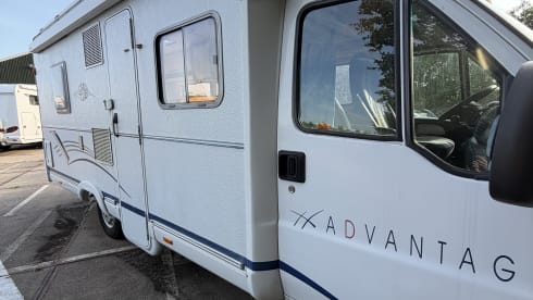 4p Dethleffs semi-integrated from 2005