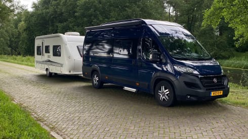 Fiat Hymercar Emmen  – Complete 4 Pers. Fiat Hymer Yellowstone Buscamper Sleeping Roof Model 2018. 