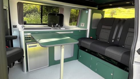 Curly – 4 berth Volkswagen Transporter Campervan from 2022
