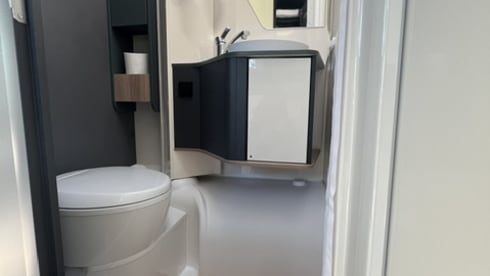 Stone – Luxury 4 berth motorhome/camper - Laika 2025 - Manual - Pets allowed