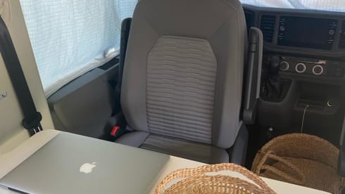 4p Volkswagen bus from 2022