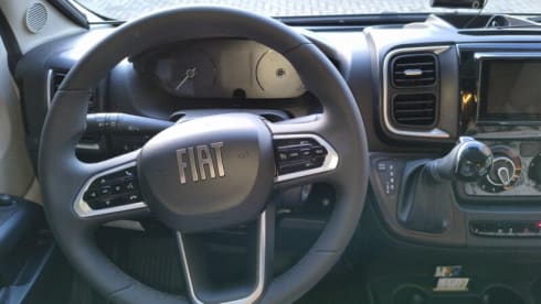 2-seater Knaus semi-integrated from 2026