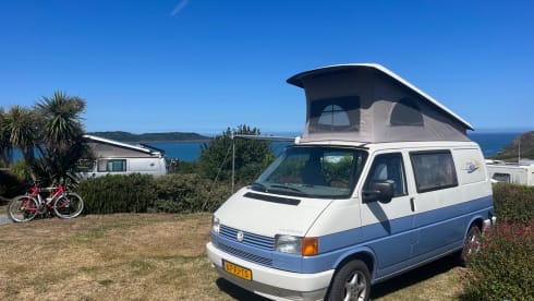 De blauwe reiziger – 4p Volkswagen campervan from 1993