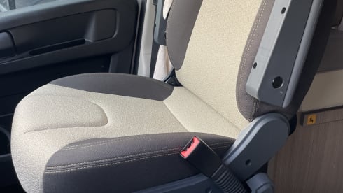 Halifax – Entdecken Sie Bequemes Teilintegriertes Wohnmobil für 4 Personen BJ 2022