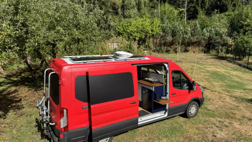     Rocco 🌿 | Gezellige camperbus voor 2  klaar voor avontuur