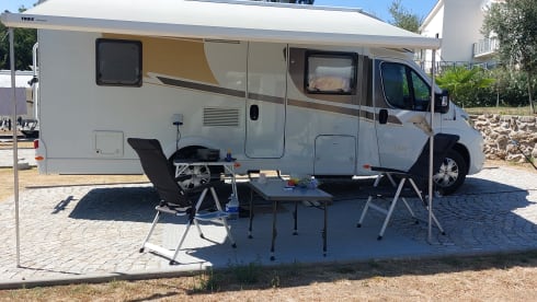 Hotelkamer op wielen – Spacious 2 p Carado semi-integrated from 2018