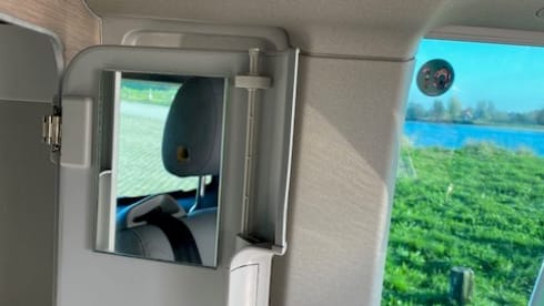 "Sacha"  – Vw Transporter 4 persons 