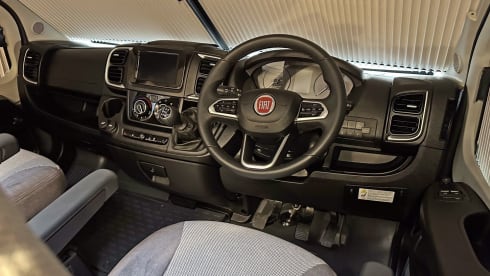 Betty Ruth – Camper Fiat a 4 posti letto del 2024