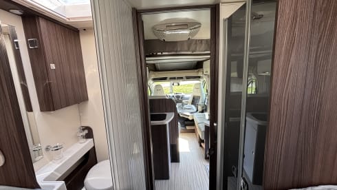 Full option 5 person Benimar automatic