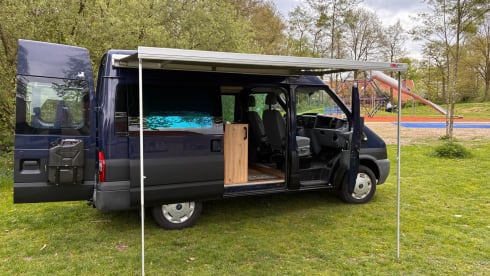 Camperbus van Jacqueline (for family and friends only!) – 2p Ford campervan uit 2007
