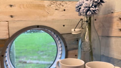 Minty  – Autobus Ford 2 couchettes de 2012