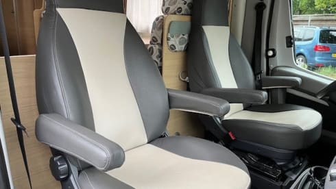 Roller Team – Spacious, cozy family camper