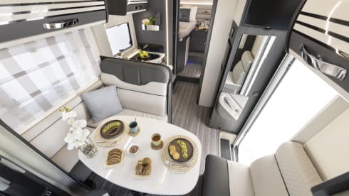 Arlo – New 2025 5 Berth off-grid Motorhome