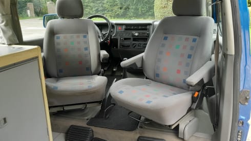4p Volkswagen bus uit 2000