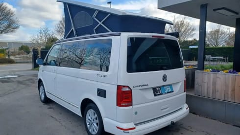 CalOcT6 – 4p Volkswagen campervan from 2018