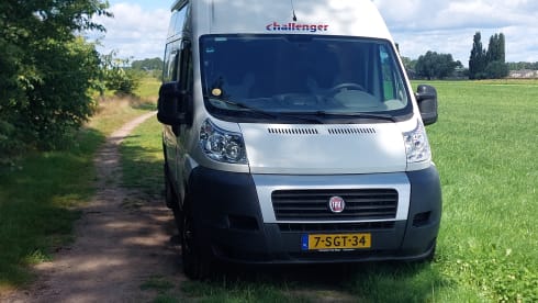 Witte Harrie – Very neat and complete 2-person Fiat camper van from 2007