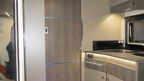 Vacanza 5 Stelle  – Camper Chausson Titanium 708