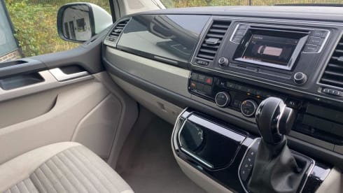 White Cali 2019 – 2019 VW California Campervan - Auto DSG- Sleeps 4