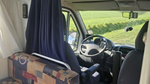 Cozy Fiat Ducato camper – your ticket to freedom!