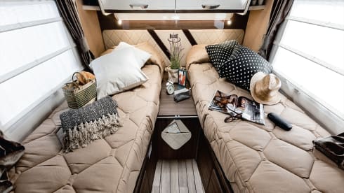 STRAND – BEACH - McLouis Carat 473 Automatic | 2023 | 5 persons