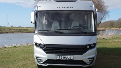4p Adria Sonic plus 700 from 2023