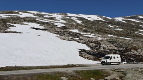 Olaf – Neat conversion Volkswagen Crafter L2H2