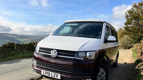 Mario – VW T6 Transporter - Classic, high spec interior in the Peak District
