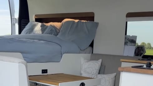 Wildkamperen, off-grid leven, eindeloze vrijheid 🌲🌞 ga waar je wilt, wanneer je wilt, zonder afhankelijk te zijn van campings of stroompunten! – 🔋🌞 Zelfvoorzienende Fiat camper met 3 zitplaatsen, klaar voor avontuur!