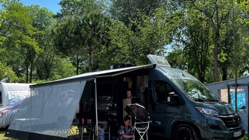 Roadrunner – Sunlight Cliff 601 Adventure Autark