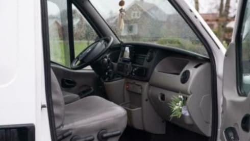 Beautiful DIY camper van with chic look