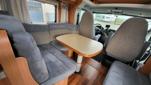 4p Hymer semi-integrated uit 2012