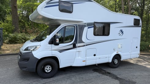 Knaus sky traweller familie – 6-person Knaus Alcove from 2017, a comfortable, excellent camper.