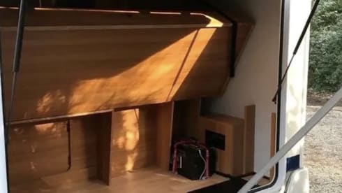 Elia – Camper 6 posti letto e viaggio