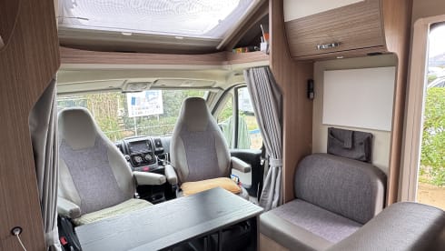 Camper FIER – Spacious 2/3 person Camper (Carado T447) from 2018 with standing height 2.08m