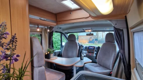 OFF-GRID – Very nice and fully equipped bus camper!